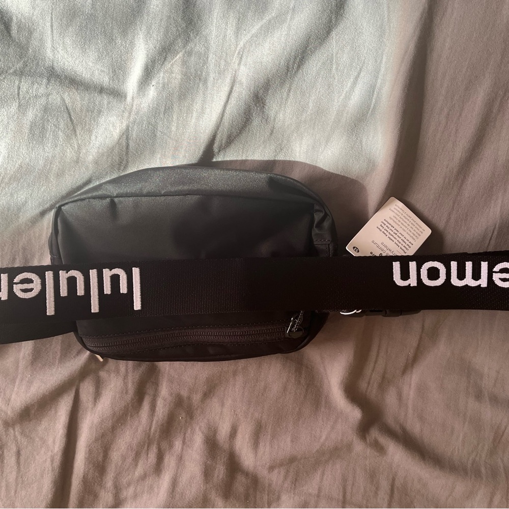 Lululemon everywhere belt bag